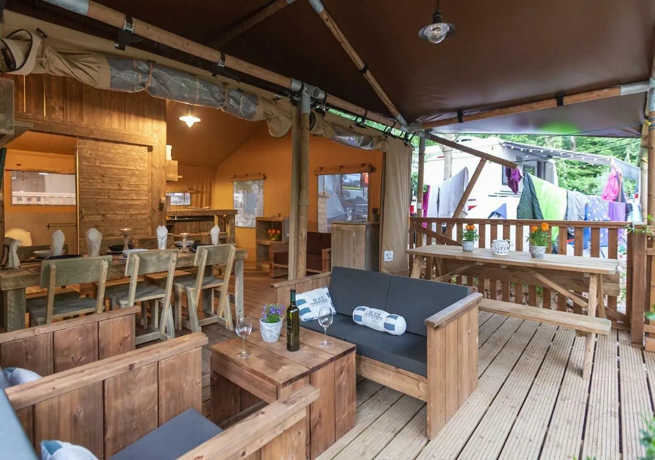 Fisherman's glamping village Klimno Kroatien